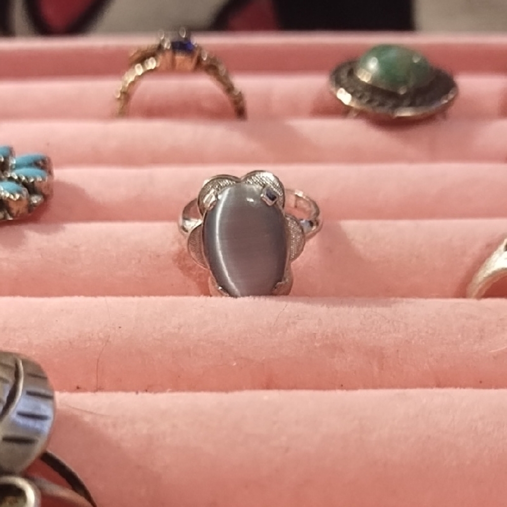 Elegant Silver Moonstone Women's Ring
